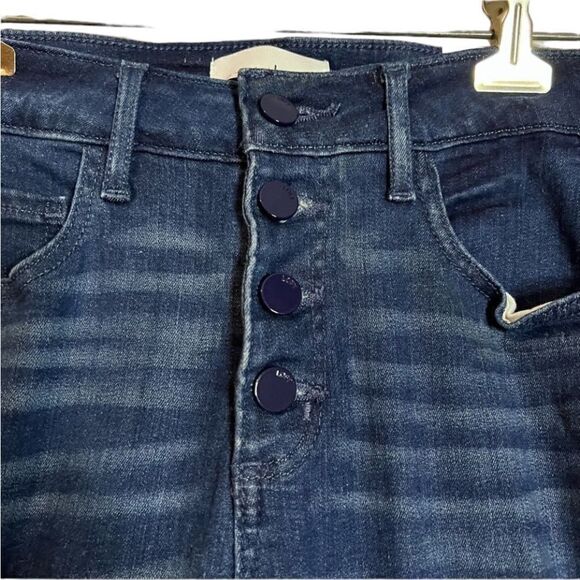 NWT! Loft curvy skinny jeans. Size 26 - Picture 3 of 11